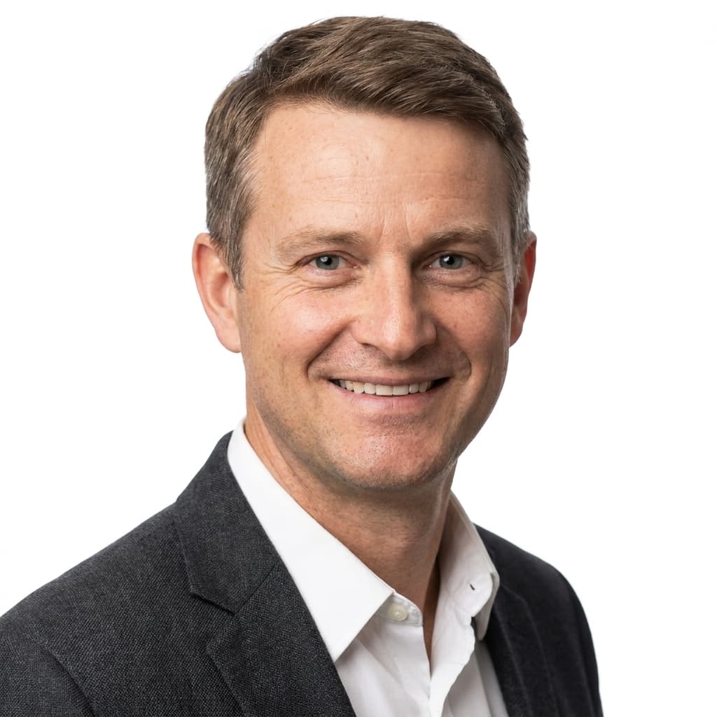 Portrait professionnel généré par CVScore — personne 3, fond blanc